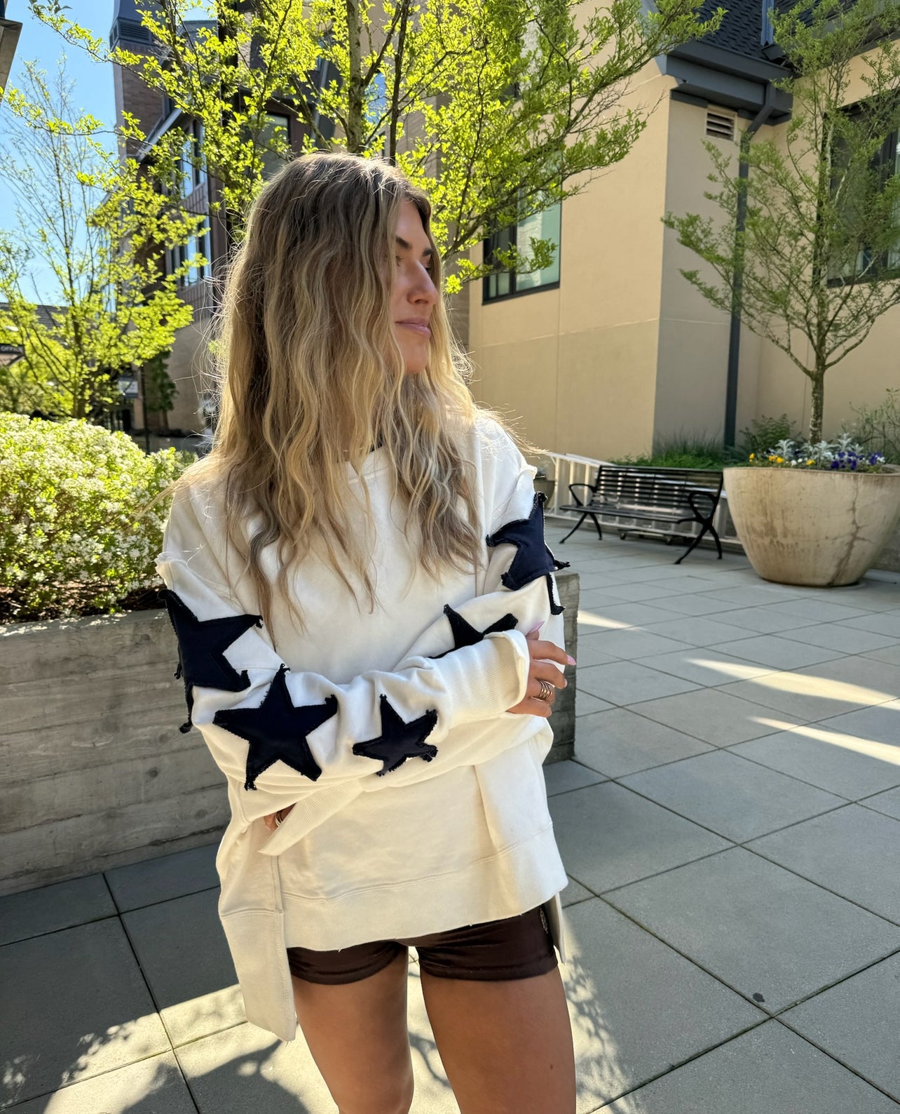 Embroidered High/Low Pullover